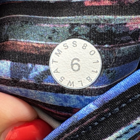 Lululemon Fast and Free Tight Nulux, Hinshu Alpine White Multi. Size 6 - Picture 9 of 16